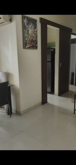 Room in 3 BHK Apartment at Omkar Veda Exclusive, Parel – for Rent