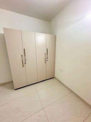 Room in 3 BHK Apartment at Prestige Beverly Hills, Kokapet – for Rent