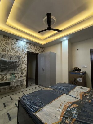 Bedroom in 3 BHK Builder Floor at Sector 17 – for Rent