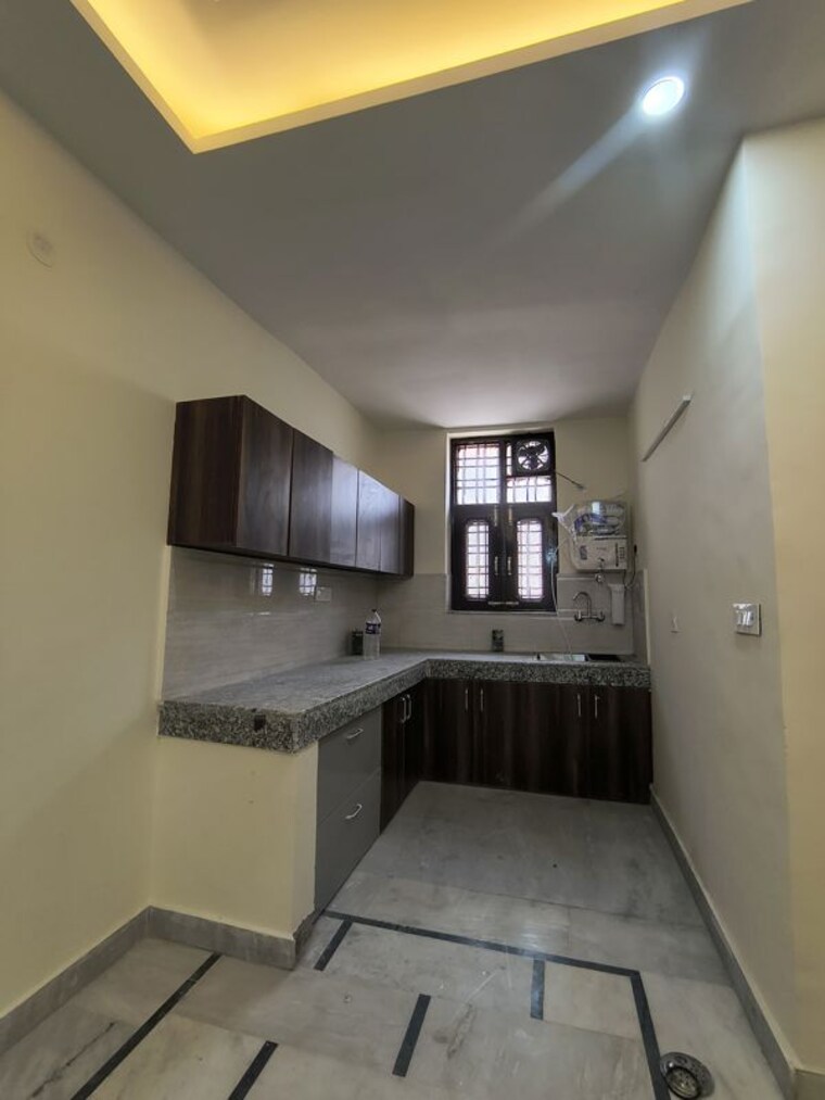 Kitchen, sector 17 3 Bedroom 2200 Sq.Ft. Builder Floor In Sector 17 Gurgaon 10697157