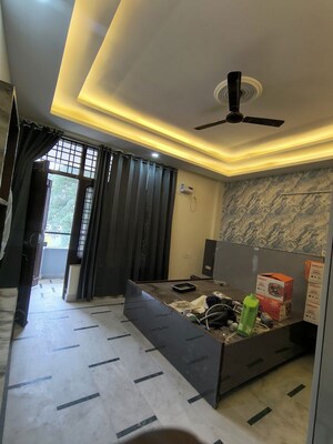 Living Room in 3 BHK Builder Floor at Sector 17 – for Rent