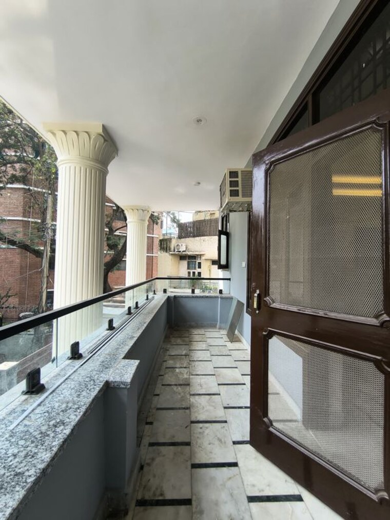 Kitchen, sector 17 3 Bedroom 2200 Sq.Ft. Builder Floor In Sector 17 Gurgaon 10697157