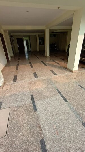 Parking in 3 BHK Builder Floor at Sector 17 – for Rent