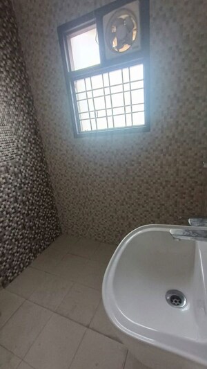 Bathroom in 3 BHK Builder Floor at Sector 52 – for Rent