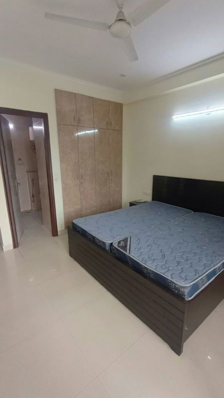 Bedroom, sector 52 3 Bedroom 2200 Sq.Ft. Builder Floor In Sector 52 Gurgaon 10697179