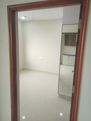 Room in 3 BHK Apartment at Aurobindo The Regent, Kondapur – for Rent