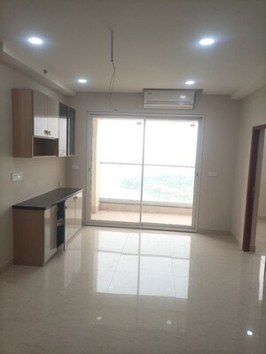 Room in 3 BHK Apartment at Aurobindo The Regent, Kondapur – for Rent