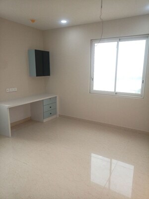 Room in 3 BHK Apartment at Aurobindo The Regent, Kondapur – for Rent