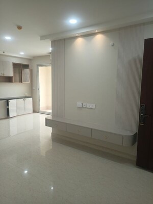 Room in 3 BHK Apartment at Aurobindo The Regent, Kondapur – for Rent