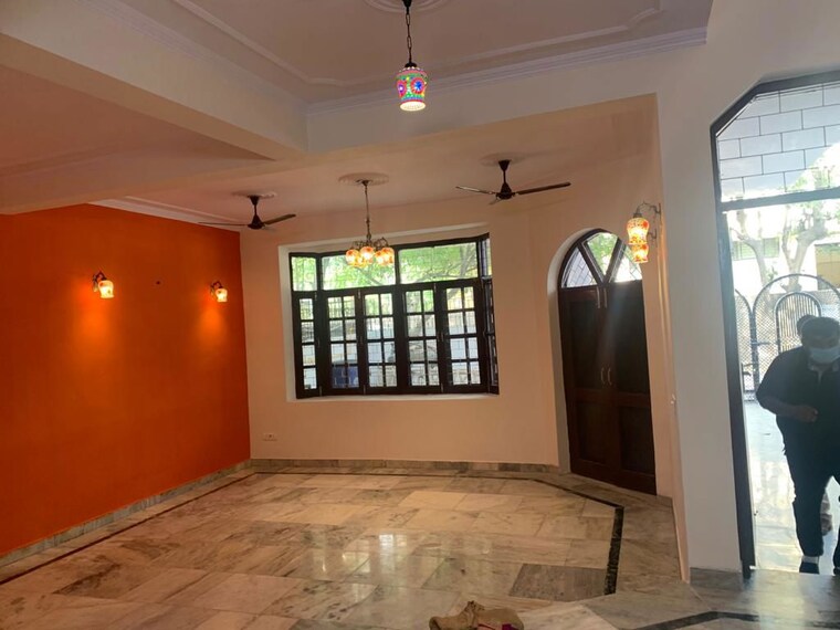 Room, sector 40 4 Bedroom 162 Sq.Mt. Apartment In Sector 40 Noida 10697194