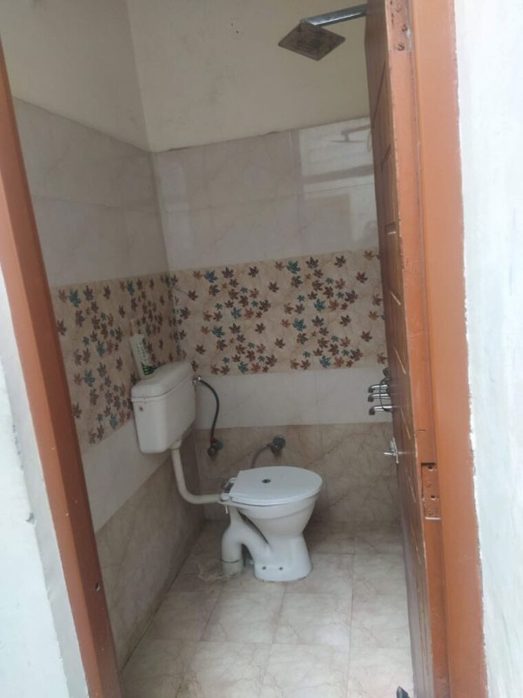 Bathroom, ambala highway 1 Bedroom 450 Sq.Ft. Independent House In Ambala Highway Zirakpur 10697205
