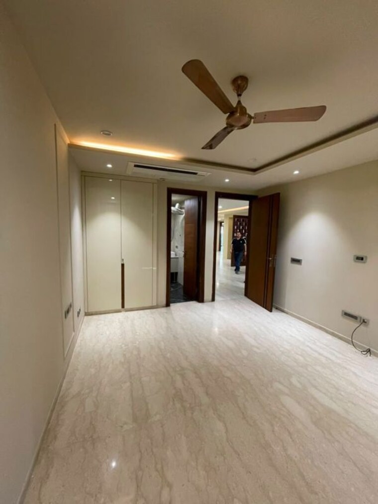 Room, dlf-the-pinnacle 4 Bedroom 3950 Sq.Ft. Apartment In Dlf Phase V Gurgaon 10697209