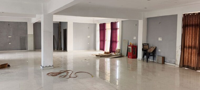 Room, sector 116 Commercial Office Space 2000 Sq.Ft. In Sector 116 Noida 10697233
