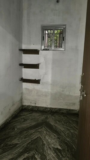 Room in 3 BHK Independent House at Chiraundi – for Rent