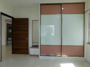 Room in 3 BHK Apartment at Jayabheri The Summit, Narsingi – for Rent
