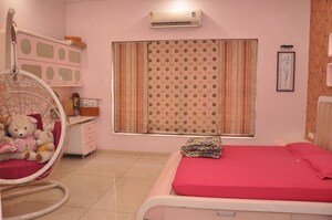 Bedroom in 4 BHK Villa at Paldi – for Rent