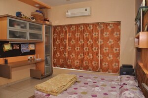 Bedroom in 4 BHK Villa at Paldi – for Rent