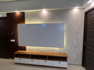 Furnished Amenities in 3.5 BHK Apartment at Smart World Orchard, Sector 61 – for Rent