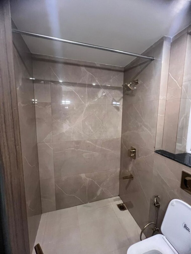 Bathroom, smart-world-orchard 3.5 Bedroom 1720 Sq.Ft. Apartment In Sector 61 Gurgaon 10697353