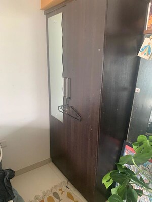Furnished Amenities in 3 BHK Apartment at Kanakia Levels, Malad East – for Rent