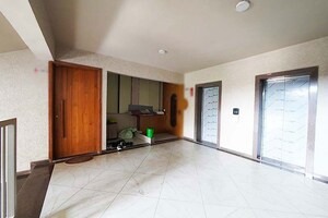 Room in 3 BHK Apartment at Vaishnodevi Circle – for Sale
