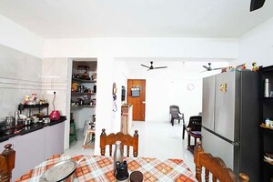 Team Area in 3 BHK Apartment at Vaishnodevi Circle – for Sale