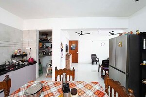 Team Area in 3 BHK Apartment at Vaishnodevi Circle – for Sale