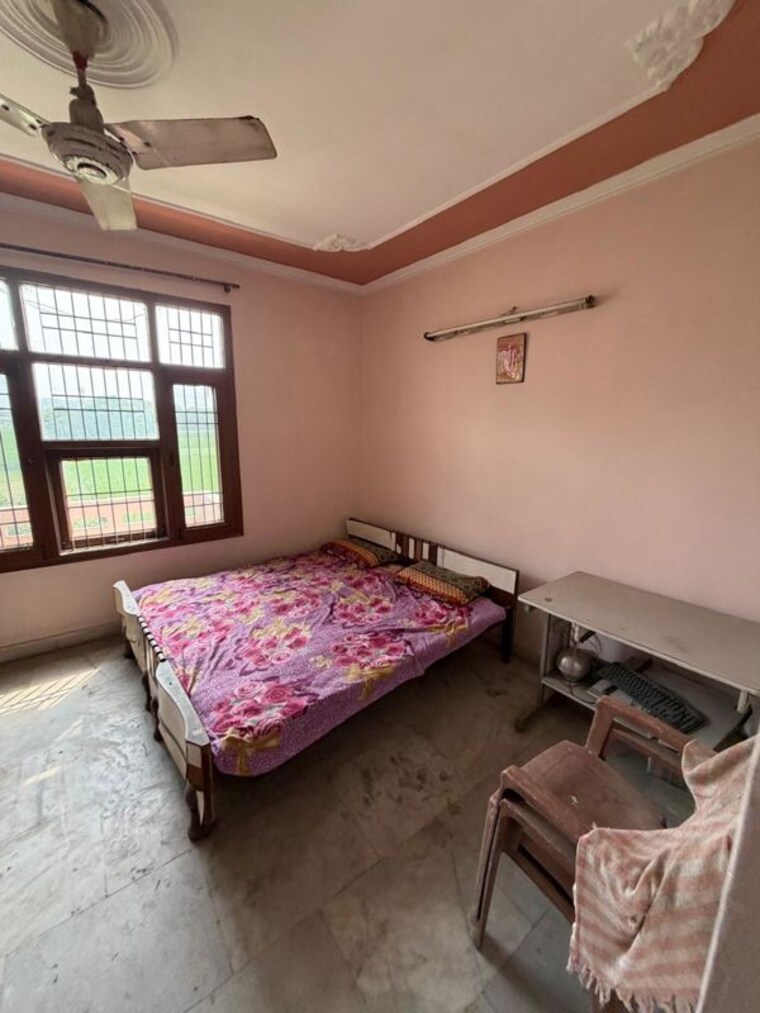 Bedroom, prem-satyam-swastik-apartment 6 Bedroom 3500 Sq.Ft. Independent House In Patiala Road Zirakpur 10697434