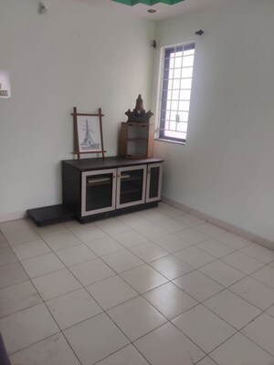 Bedroom in 2 BHK Apartment at Karve Nagar – for Rent