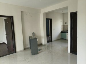 2 BHK Apartment For Sale in SLF Anushree, Sector 75