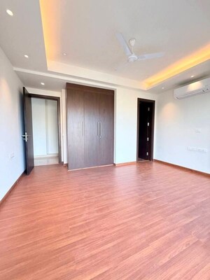 Room in 3 BHK Apartment at Ireo Victory Valley, Sector 67 – for Sale