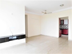Room in 2.5 BHK Apartment at Prestige Misty Waters, Hebbal – for Rent
