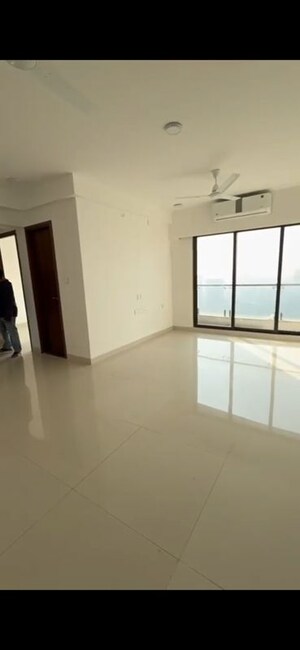 Room in 4 BHK Apartment at Sunteck City Avenue 1, Goregaon West – for Sale