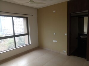 Room in 3 BHK Apartment at Konark Krish, Mundhwa – for Rent