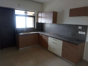 Room in 3 BHK Apartment at Konark Krish, Mundhwa – for Rent