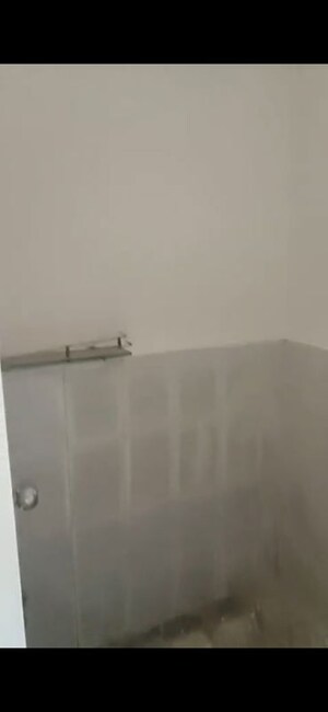Room in 2 BHK Apartment at Chaitanya Tower, Prabhadevi – for Rent