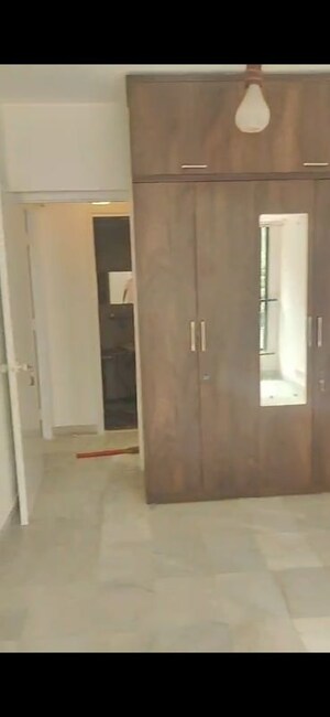 Room in 2 BHK Apartment at Chaitanya Tower, Prabhadevi – for Rent