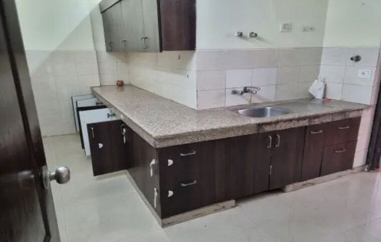 Kitchen, logix-blossom-county 3 Bedroom 1675 Sq.Ft. Apartment In Sector 137 Noida 10697687