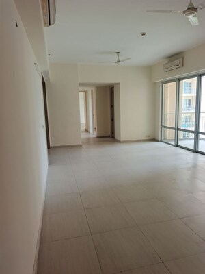 Room in 3.5 BHK Apartment at Ireo Uptown, Sector 66 – for Rent