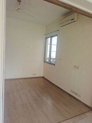 Room in 3.5 BHK Apartment at Ireo Uptown, Sector 66 – for Rent
