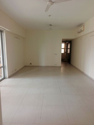 Room in 3.5 BHK Apartment at Ireo Uptown, Sector 66 – for Rent