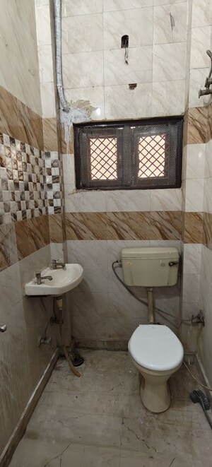 Bathroom in 1 BHK Builder Floor at Rohini Sector 8 – for Rent