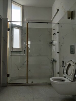 Bathroom in 5 BHK Villa at Vasant Kunj – for Rent