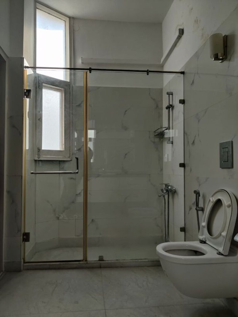 Bathroom, vasant kunj 5 Bedroom 3000 Sq.Ft. Villa In Vasant Kunj Delhi 10697702