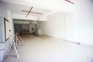 Room in  Shop at Nava Vadaj – for Sale