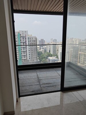Room in 3 BHK Apartment at S Raheja Silver Rock, Bandra West – for Sale