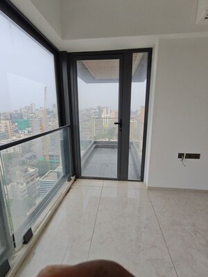 Room in 3 BHK Apartment at S Raheja Silver Rock, Bandra West – for Sale