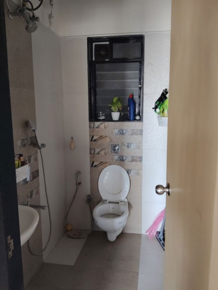 Bathroom, puneet-kanchanganga 2 Bedroom 660 Sq.Ft. Apartment In Vartak Nagar Thane 10697752