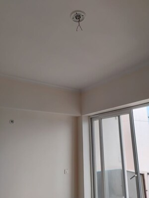 Room in 3 BHK Apartment at Gomti Nagar – for Sale