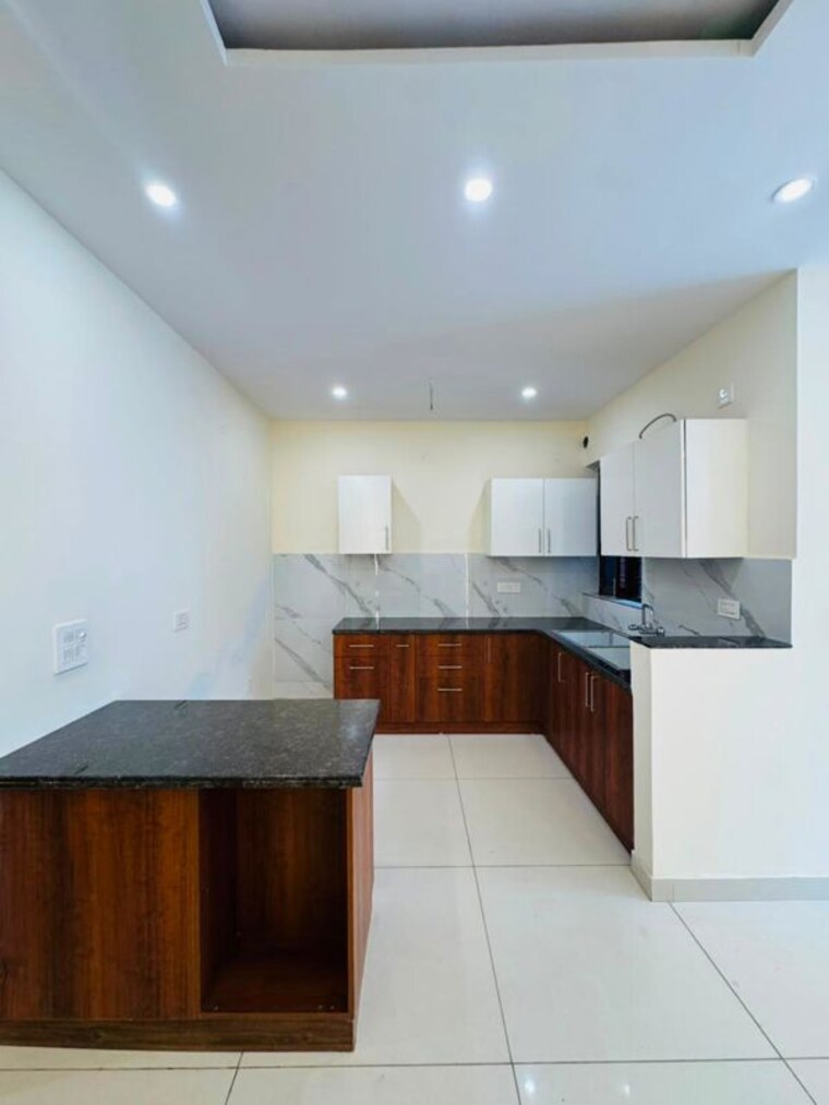 Kitchen, kharar road 3 Bedroom 150 Sq.Yd. Apartment In Kharar Road Mohali 10697785